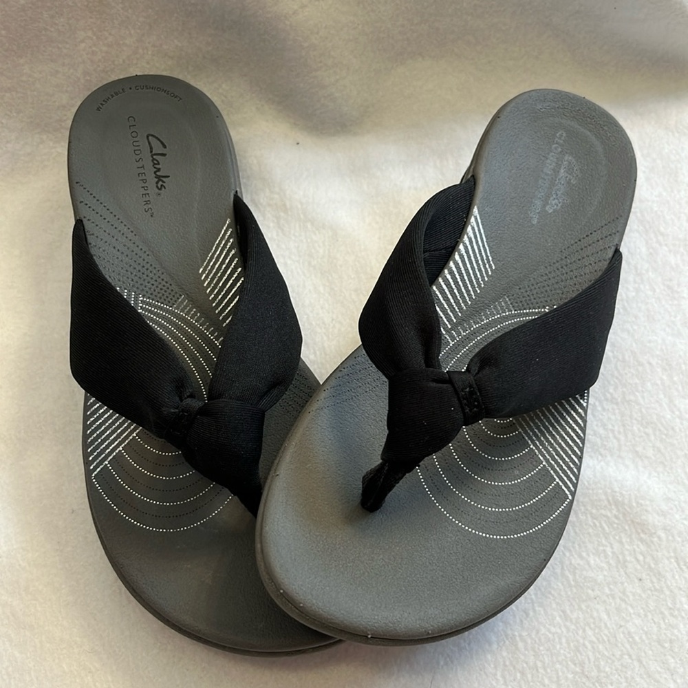 Clark’s  Cloudsteppers black sandals